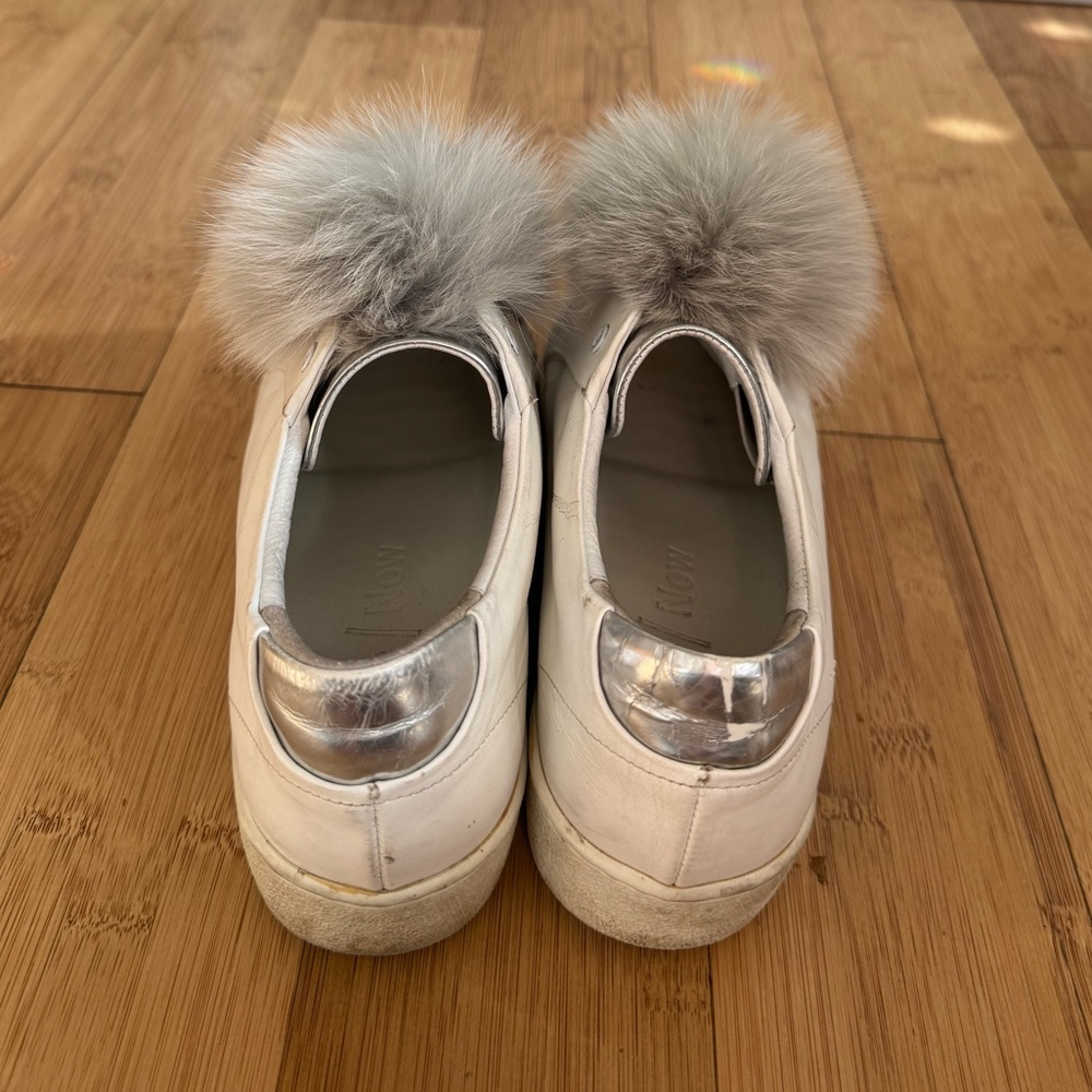 Here/Now slip-on sneakers with fox fur Pom-poms, size 8 - Picture 5 of 6